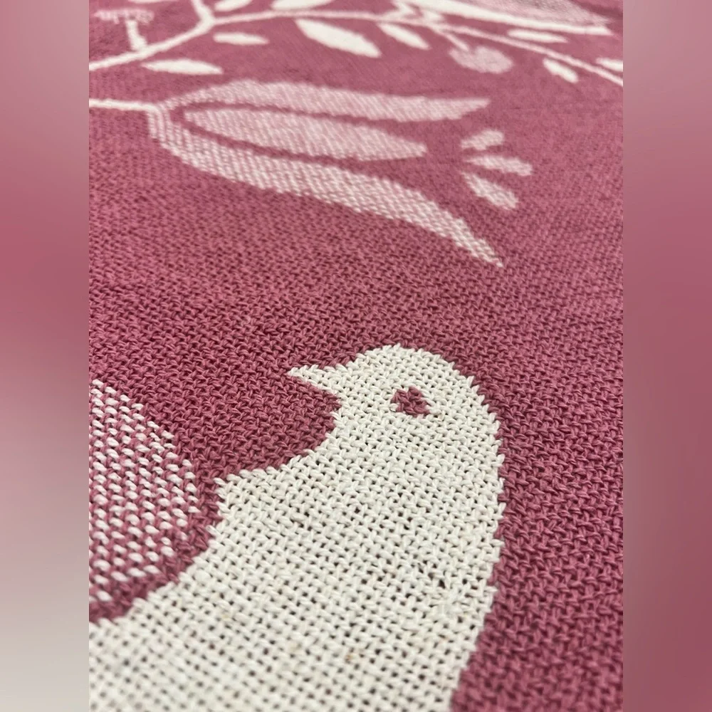 Woven Throw Reversible Pink /White Blanket Fringe 70x48